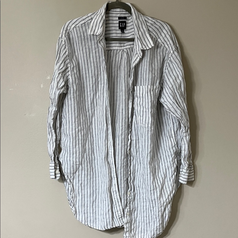 GAP White and Gray Striped Shirt